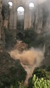 Barranco de Ronda desborbado