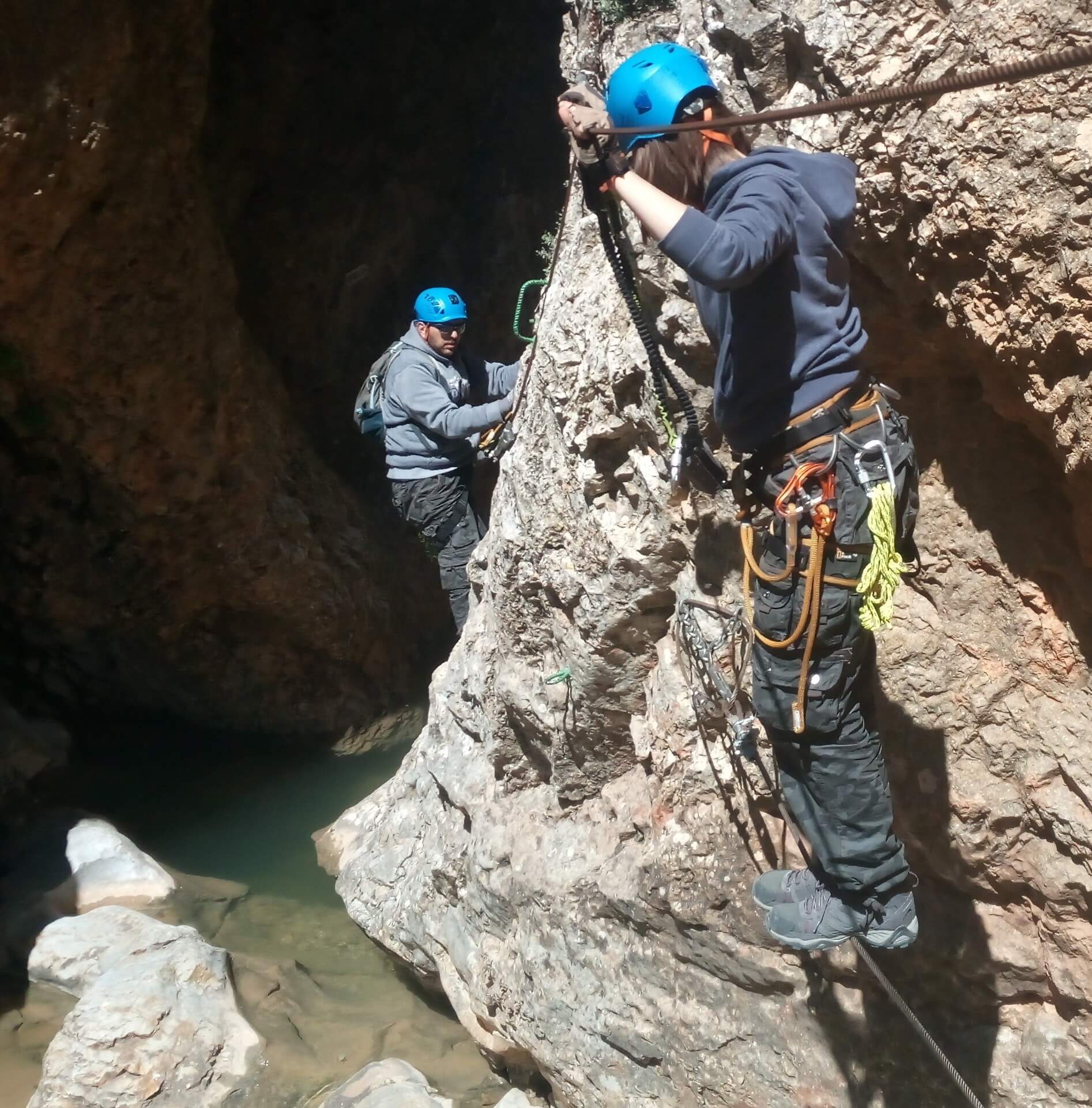 Puente tibetano pasarela espeja